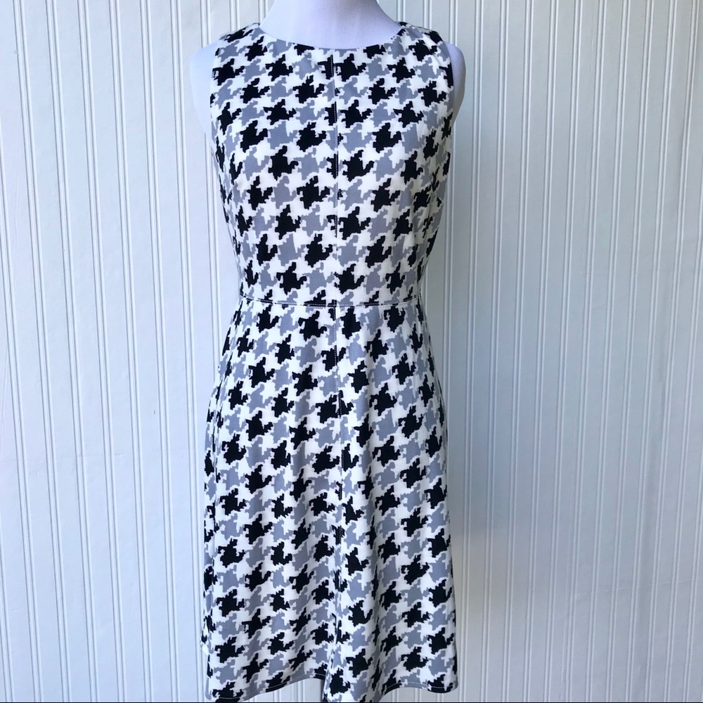 Donna Morgan A-line Dress W/Exposed Back Zipper 2